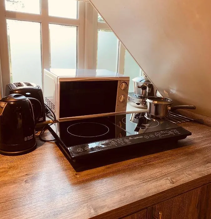 Bootmenders B&B-1